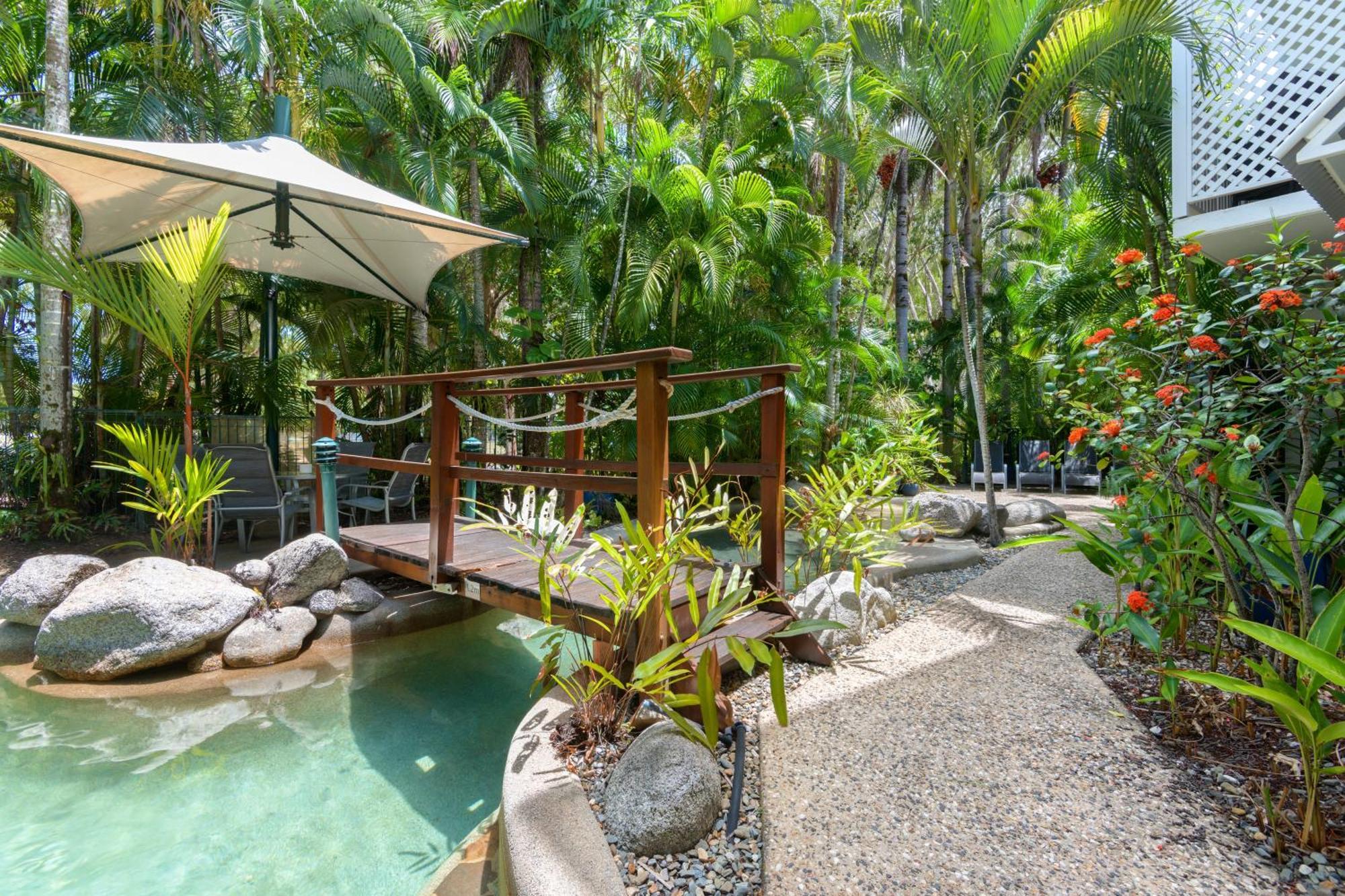 Coral Apartments Port Douglas Exterior photo