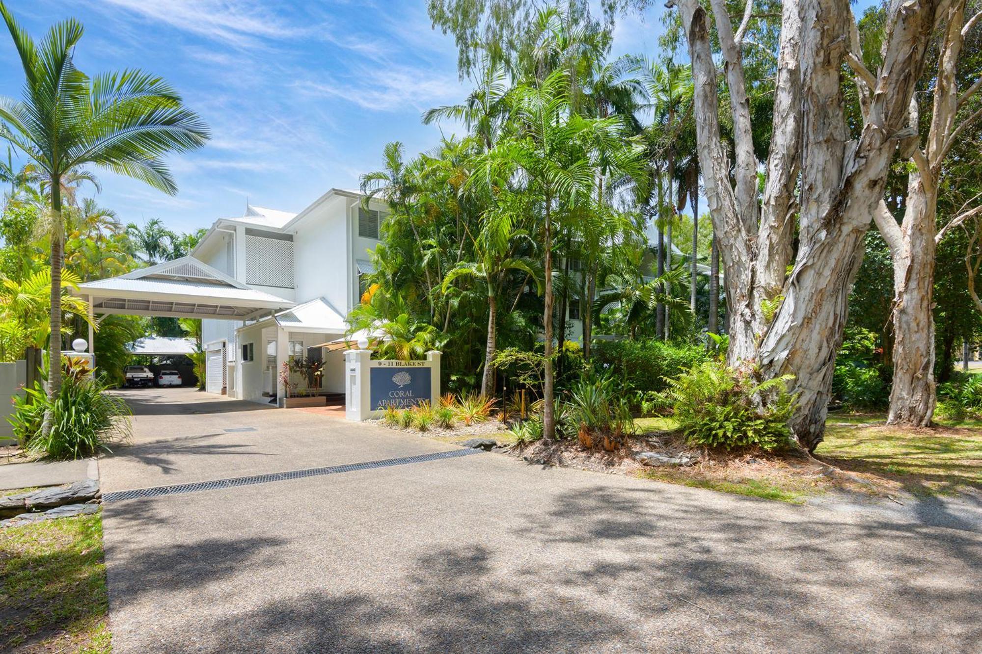 Coral Apartments Port Douglas Exterior photo