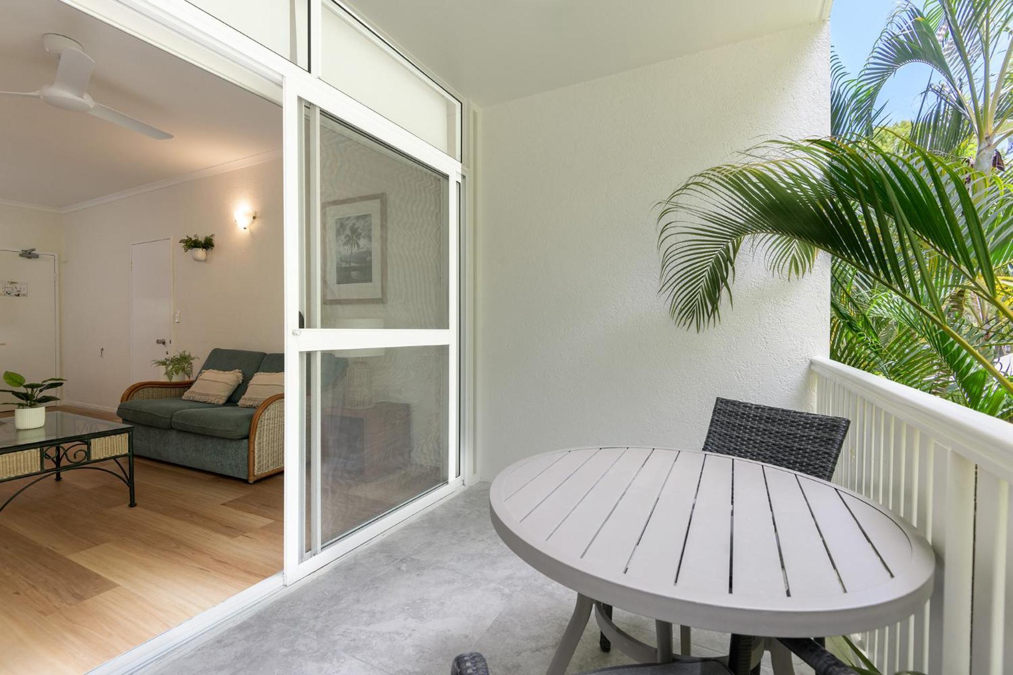 Coral Apartments Port Douglas Exterior photo