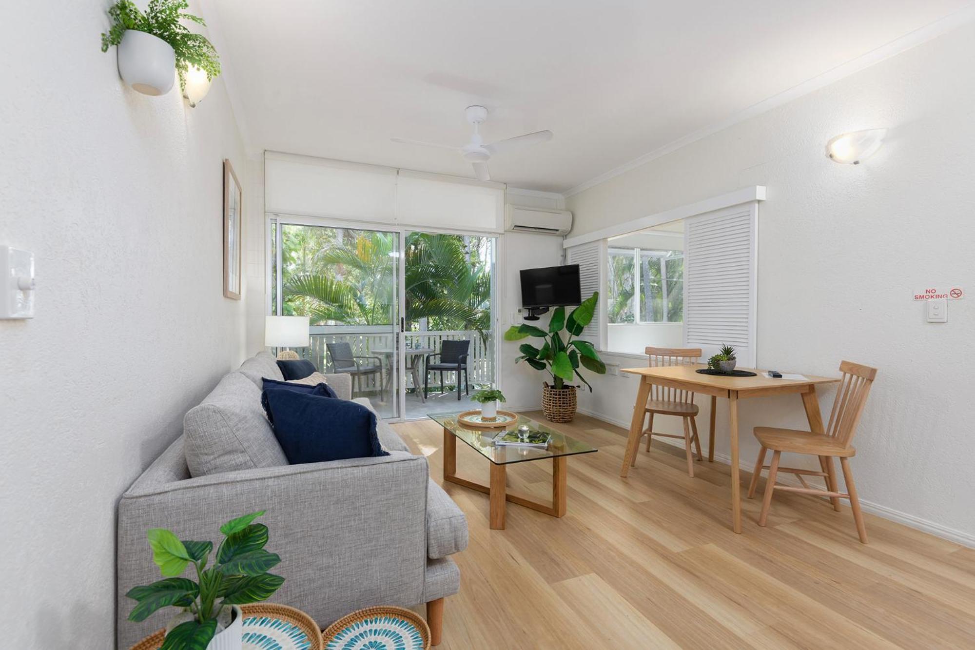 Coral Apartments Port Douglas Exterior photo