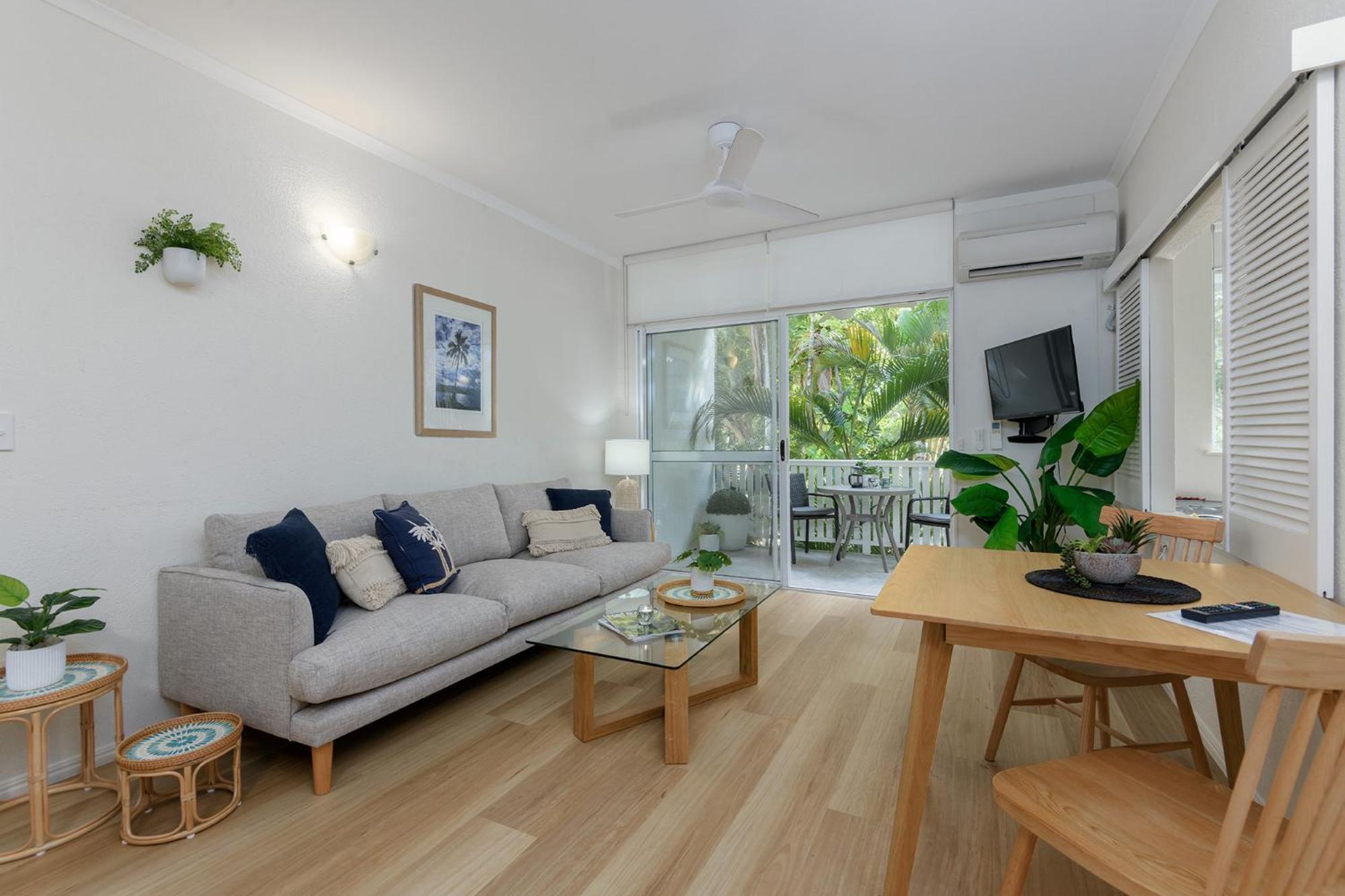 Coral Apartments Port Douglas Exterior photo